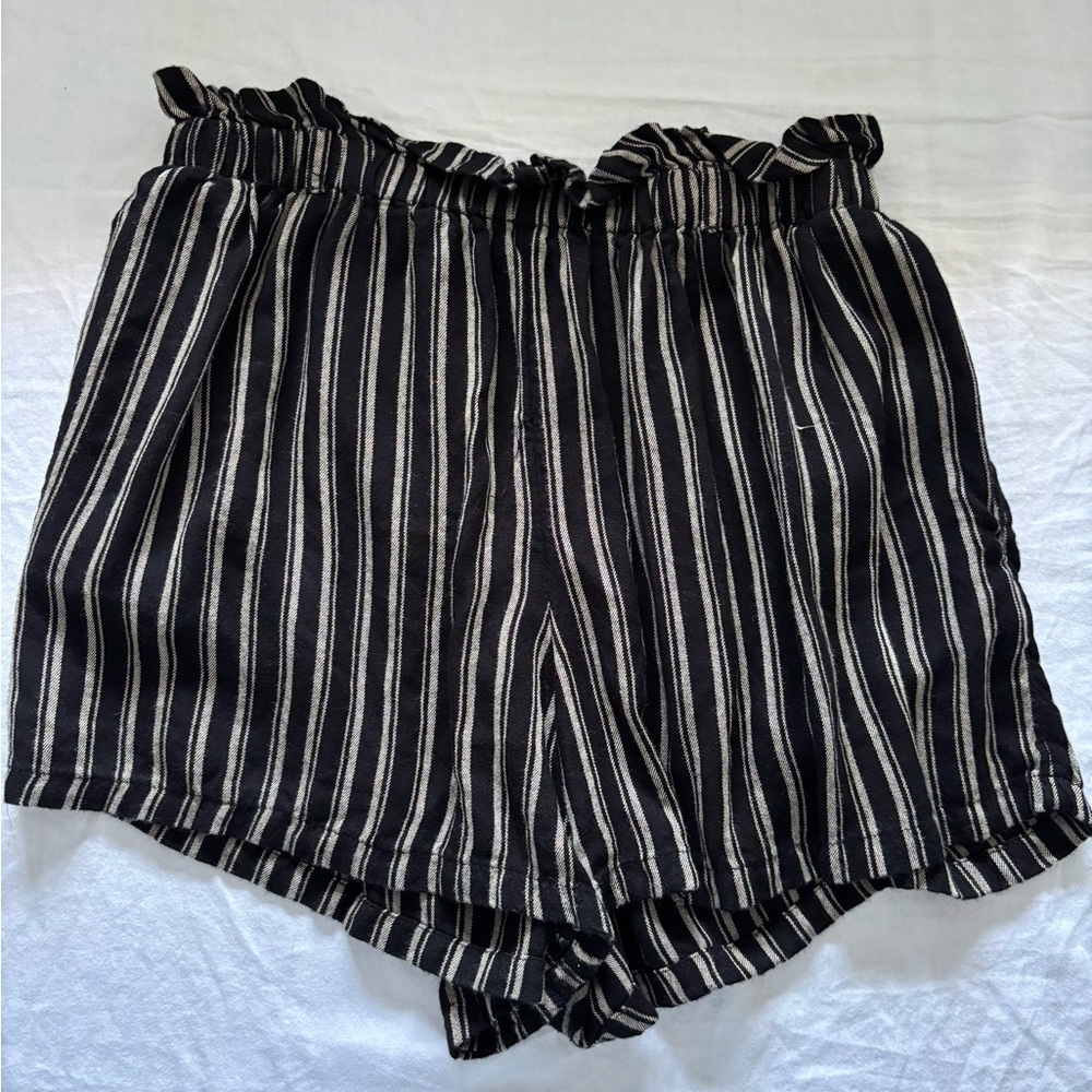 Hollister Striped Women's Paper Bag Shorts